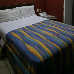 El Pino - Hotel Economico Guadalajara