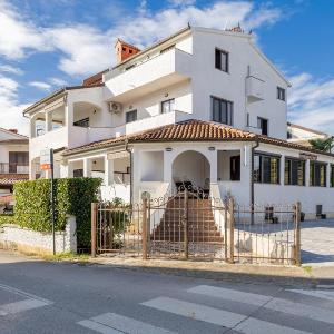 Apartments Aida