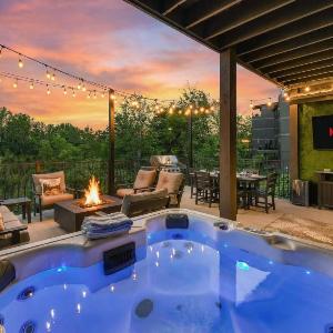 Luxury Chalet - Indoor Pool - Arcades - 24 Guests - Resort Amenities