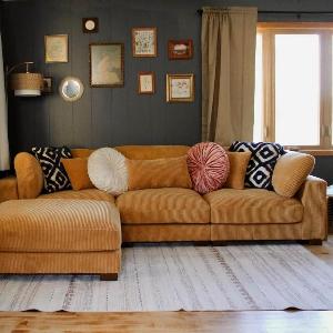 Ely Camp Haus - Vintage home in Downtown Ely