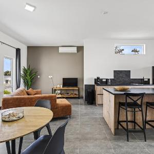 Villa Marie Pampoen - Ruime villa met privézwembad tropische tuin & toplocatie