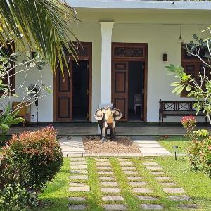 Noeline Villa