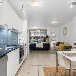 Bright & Spacious Stay for 6 Near Darling Harbour 