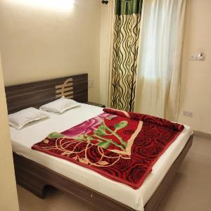 Hotel rosewood plaza - Mahabaleshwar  Couple & Family Stay Rooms with Free Wi-Fi