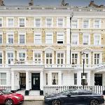 Impressive South Kensington Central Apartment - sleeps up to 6 - next to Museums direct from Heathrow London