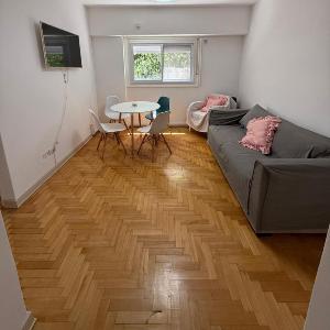 Departamento Colegiales Belgrano CABA Frente al parque ferroviario