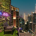 High Rise Premium 2BR apt PS5 Burj Khalifa view.