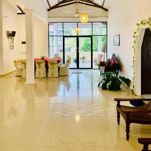 Hotel Surmount