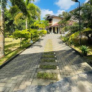 Cozy Garden Villa