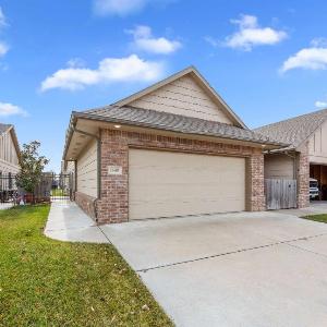 Beautiful 3 bed 2 bath updated home with garage