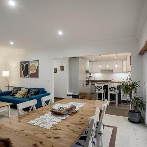 Carcavelos Bright & Modern Apartment by Homing