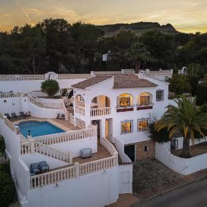 Villa Louise by Abahana Villas