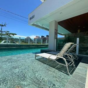 One Paraiso apartamento com terraço a apenas 2 minutos do mar na Praia de Palmas.