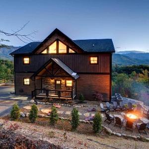 Mountain Views and 5 King Suites