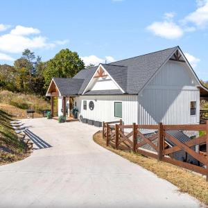 Black Bear Cove cabin