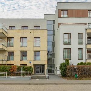 Elegant Apartment Near Wilanów Palace by Renters Prestige