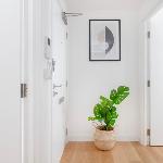 BnBNova - Soho & Fitzrovia with Balcony London 