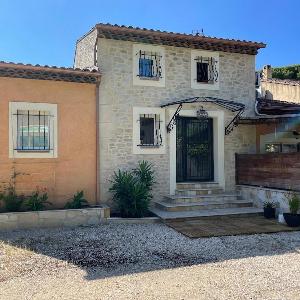 Charming villa with secure private parking