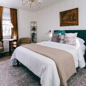 Romantic 1BR EscapeCozy Elevated Unforgettable