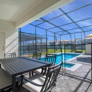 Beautiful 5 Bed Pool Home At Resort- No Resort Fee townhouse