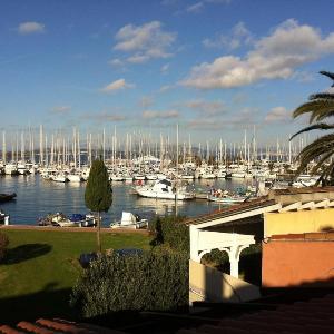 Charmant T3 avec grande terrasse vue port et mer