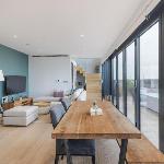 Veeve - Canary Wharf Skyline Penthouse London