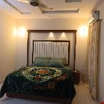 Lovely 1 Bed Luxury Apartment & Family Rooms near Emporium