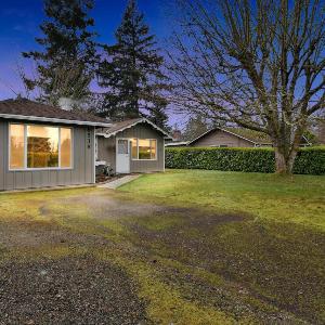 Hoops & Hygge Private Sport Court Retreat home