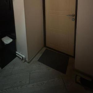 Студія з круглим ліжком в центрі