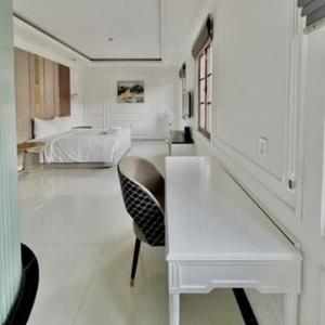 Căn hộ 2 phòng ngủ tại Sunset Town - Diện tích 100m2 - Cạnh cáp treo