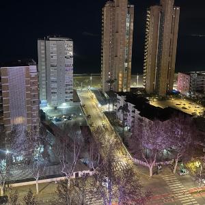 Coblanca 41-spectacular views-gym-heated pool-sauna-jacuzzi-wifi-3 minutes walk from the sear