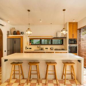 Bingin Comfort Home 3BR with Full Kitchen Laundry and Cinema