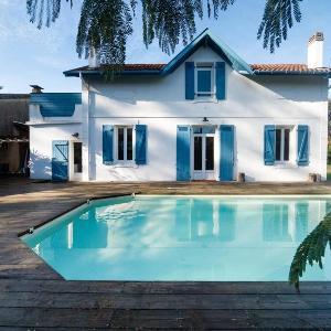 CAPBRETON- Villa MOANA pour 10 personnes- Piscine chauffée et Jacuzzi- Wifi gratuit