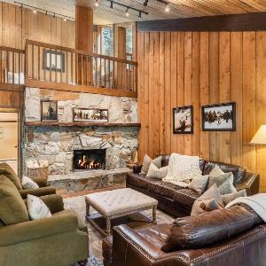 5 BEDROOM MOUNTAIN VIEWS SOUNDS OF STREAM LARGE DECK HOT TUB CLASSIC SUNDANCE CABIN