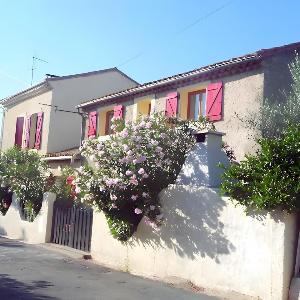 Les Acacias