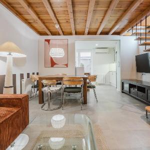 Charming Apartment with Terrace in Sants