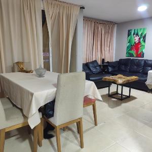 Cómoda habitación cerca de la via 40 Carnaval Barranquilla
