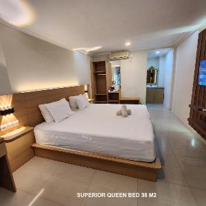 Superior king bed