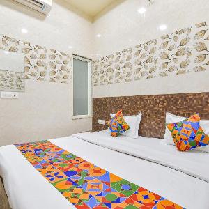 FabHotel Maa Gayatri Sadan - Nr. Pram Mandir / Shree Banke Bihari Temple