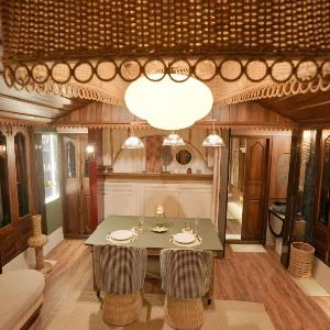 PRIVATE LUXURY HOUSEBOAT CRUISE IN kerala backwater