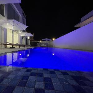 Vacation unit in villa with heated pool and sauna יחידת נופש בוילה עם בריכה מחוממת