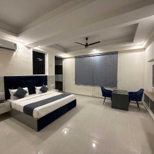 Hotel O ANANT ONE HOTEL AND BANQUETS