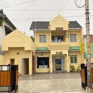 OYO 95136 Jec Plumbon Homestay Syariah