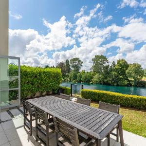 Riverlight Haven - Lake Taupo Holiday Home