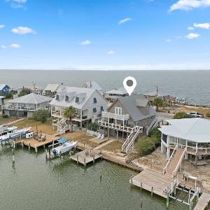 Family Bayfront Paradise &Fishing Dock on Dauphin Island