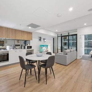 West Franklin 2BR Apartment - Pool & Gym & Parking