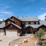 Large Family Cabin minutes from Zion National Park Utah