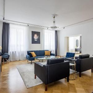 Historic Elegant Apartment