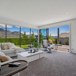 Diamond on the Peninsula