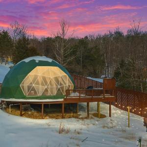 Luna Dome - Lakefront with Hot Tub Wi-Fi Sleeps 4